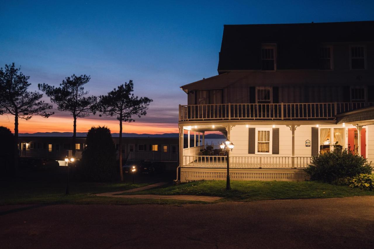 Auberge Sur Mer Notre-Dame-du-Portage Екстериор снимка