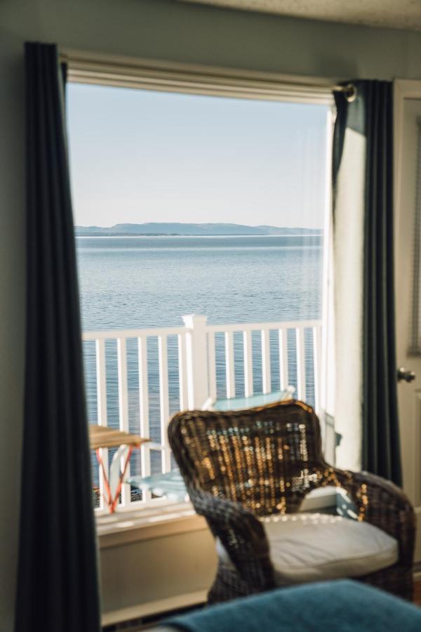 Auberge Sur Mer Notre-Dame-du-Portage Екстериор снимка
