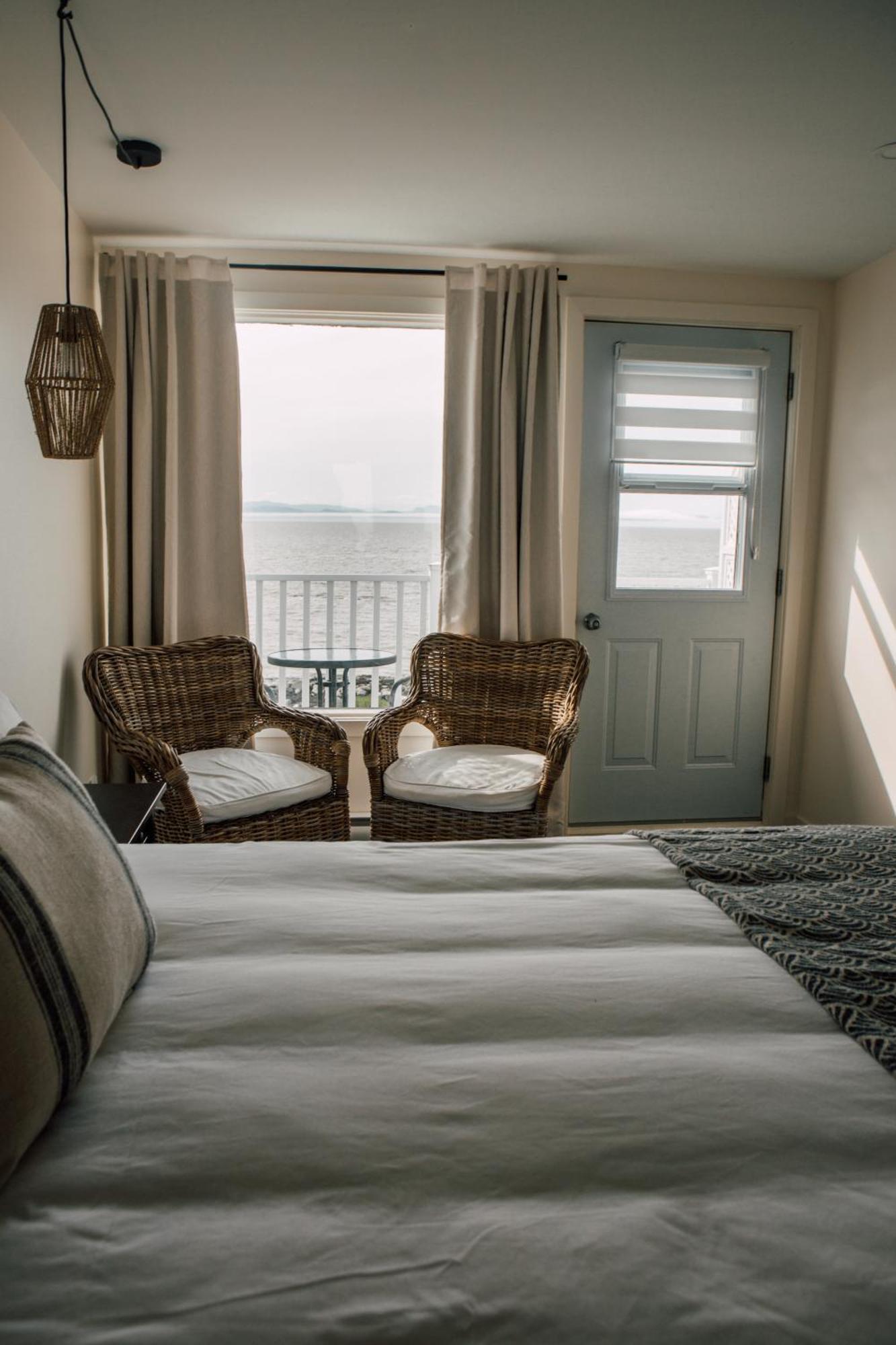 Auberge Sur Mer Notre-Dame-du-Portage Екстериор снимка