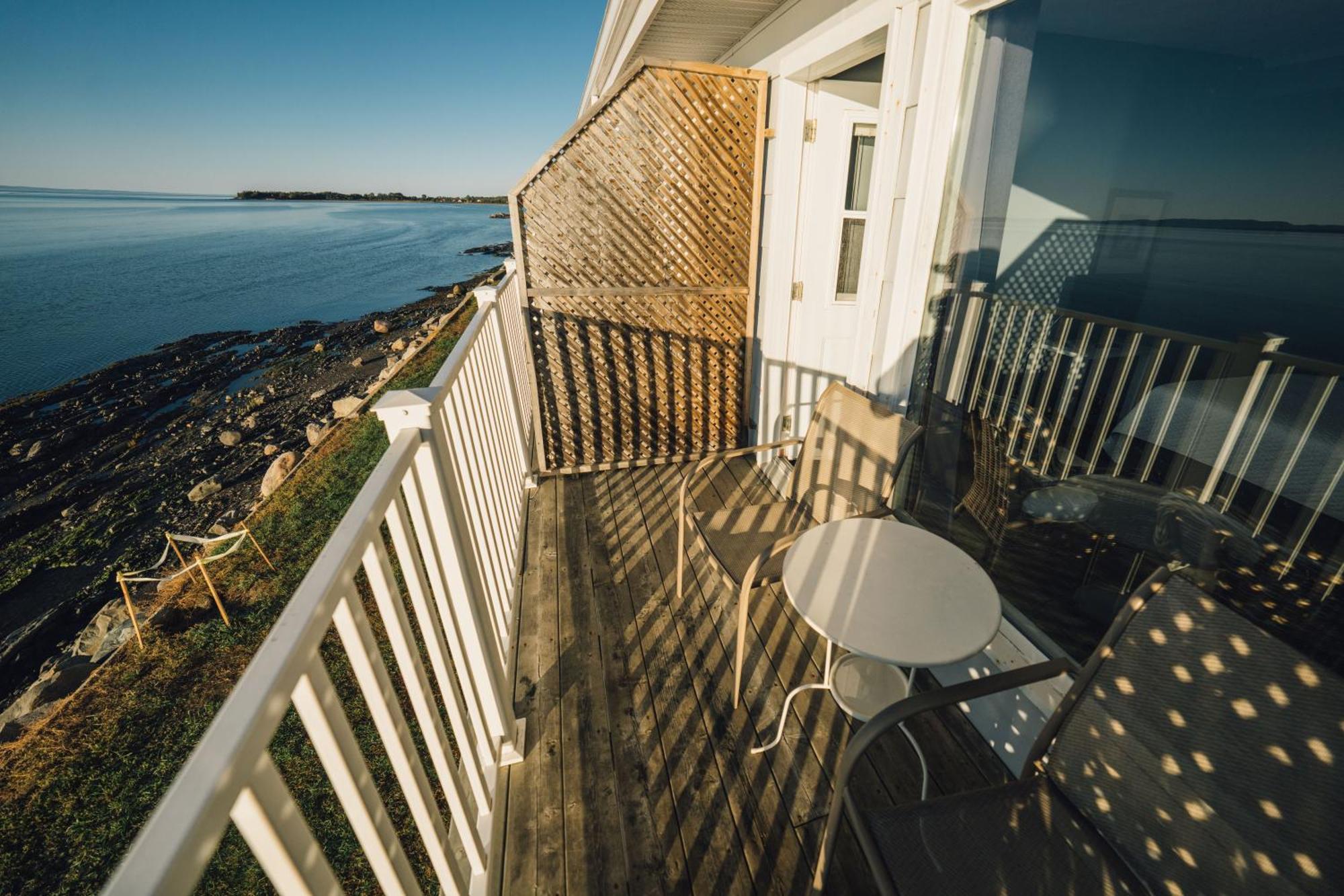 Auberge Sur Mer Notre-Dame-du-Portage Екстериор снимка