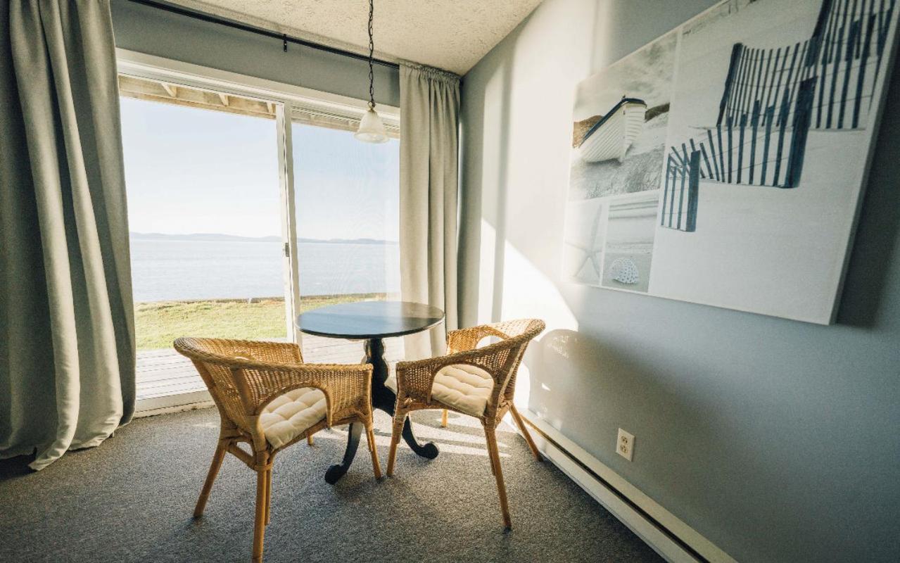 Auberge Sur Mer Notre-Dame-du-Portage Екстериор снимка