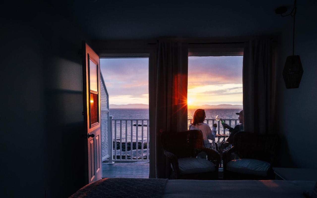 Auberge Sur Mer Notre-Dame-du-Portage Екстериор снимка
