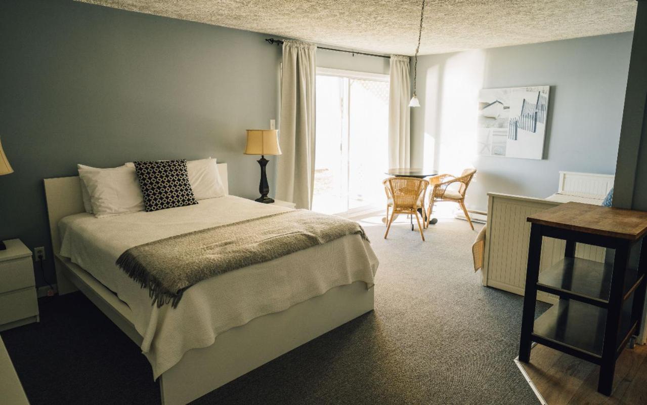 Auberge Sur Mer Notre-Dame-du-Portage Екстериор снимка