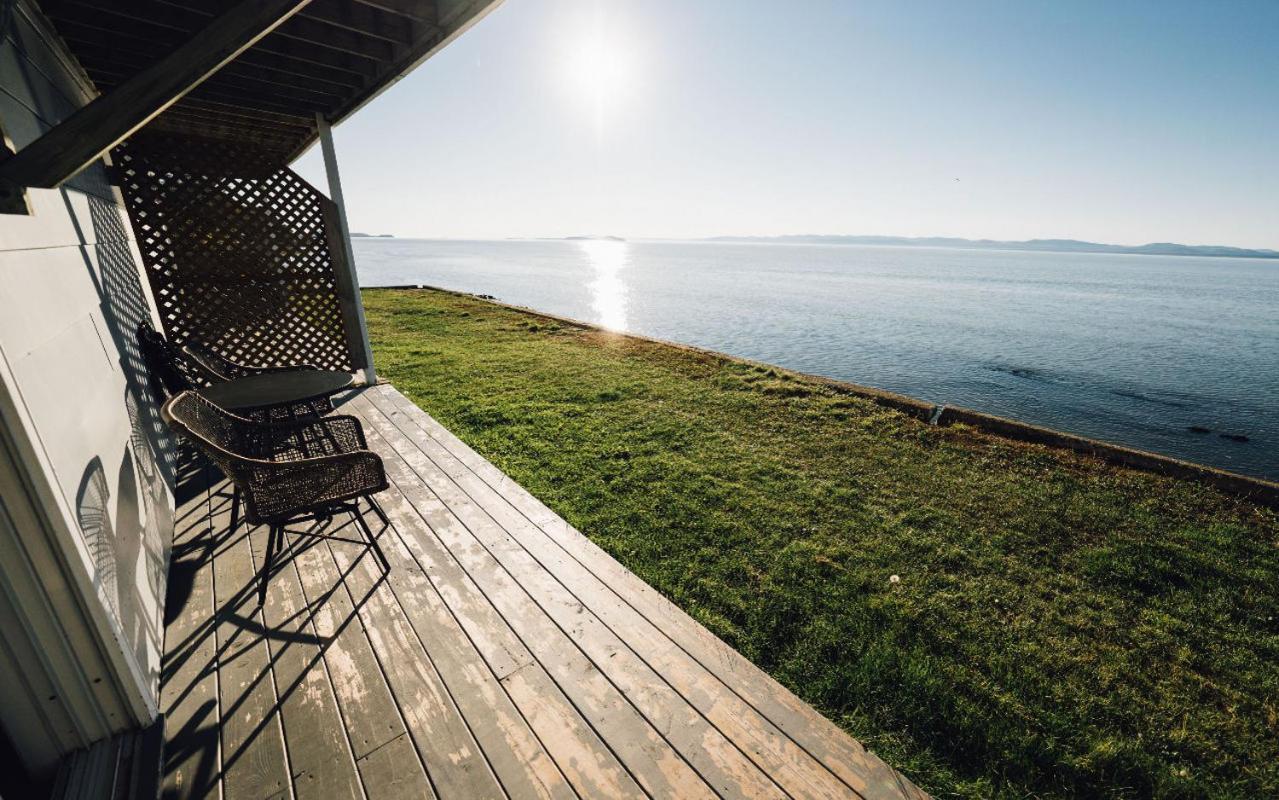 Auberge Sur Mer Notre-Dame-du-Portage Екстериор снимка